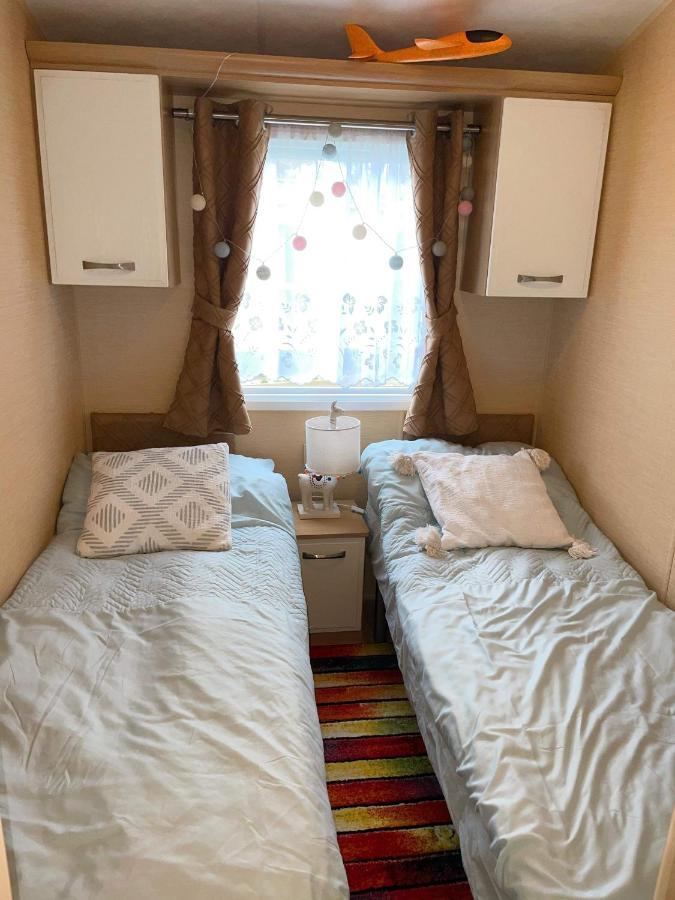 Caravan For Rent At Tattershall Holiday Park Екстер'єр фото