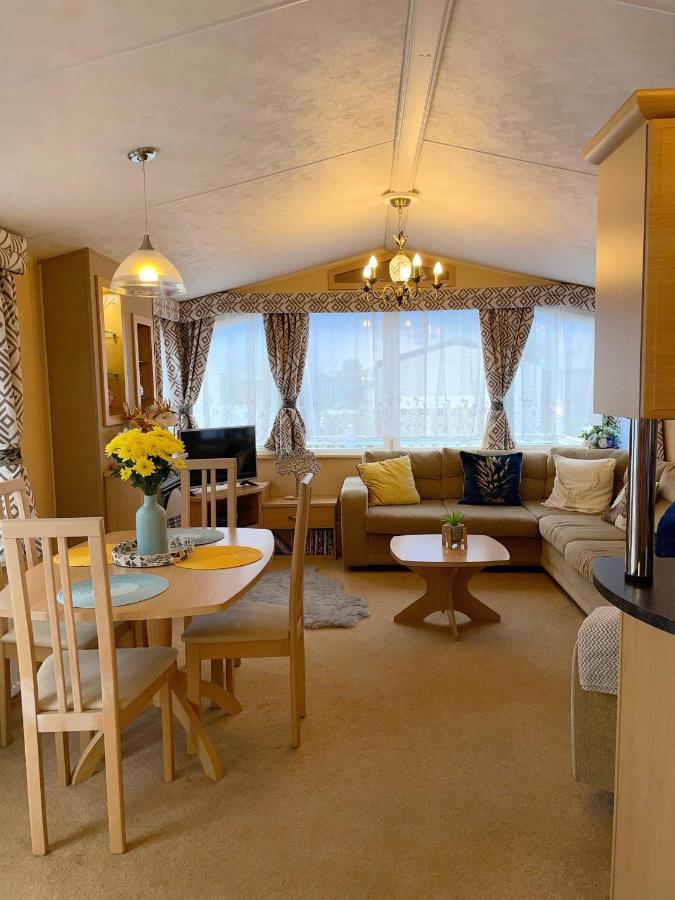 Caravan For Rent At Tattershall Holiday Park Екстер'єр фото