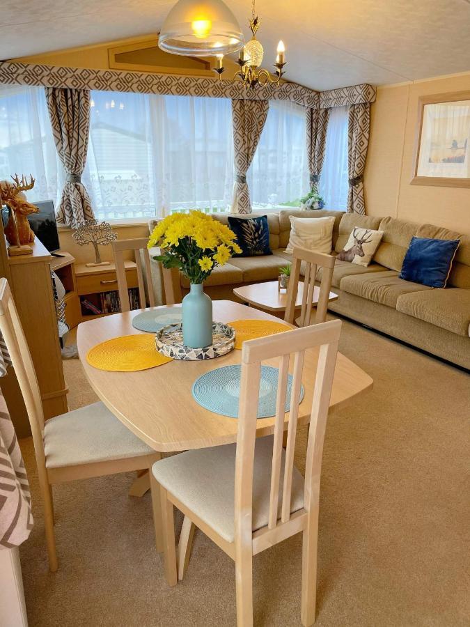 Caravan For Rent At Tattershall Holiday Park Екстер'єр фото
