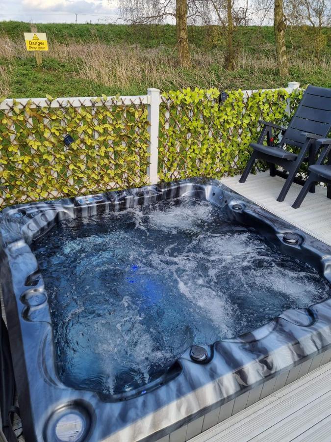 Caravan For Rent At Tattershall Holiday Park Екстер'єр фото