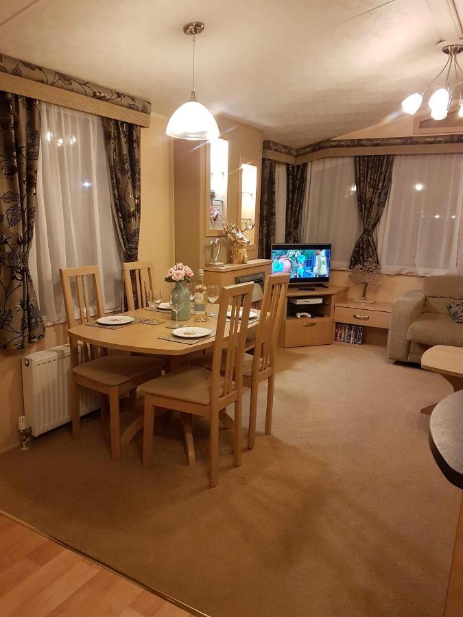 Caravan For Rent At Tattershall Holiday Park Екстер'єр фото